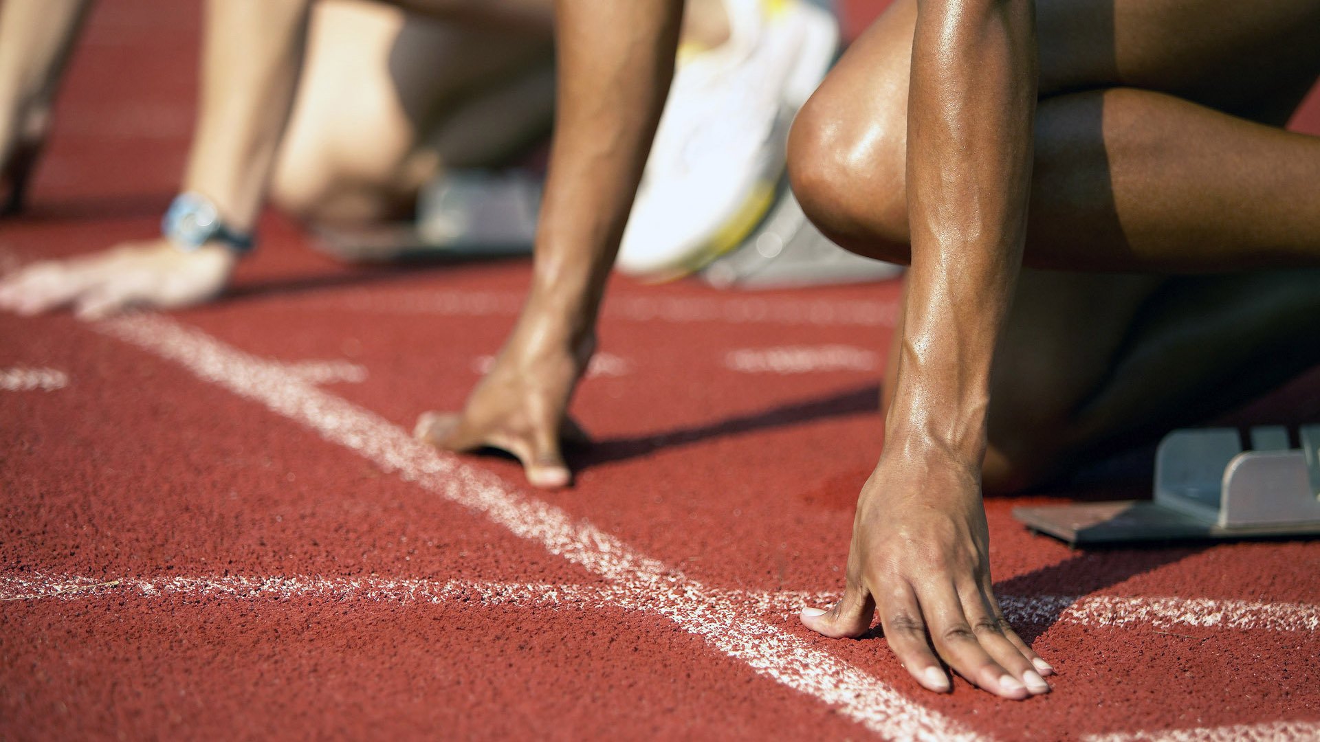 德克斯蝶泳动作流畅获教练称赞